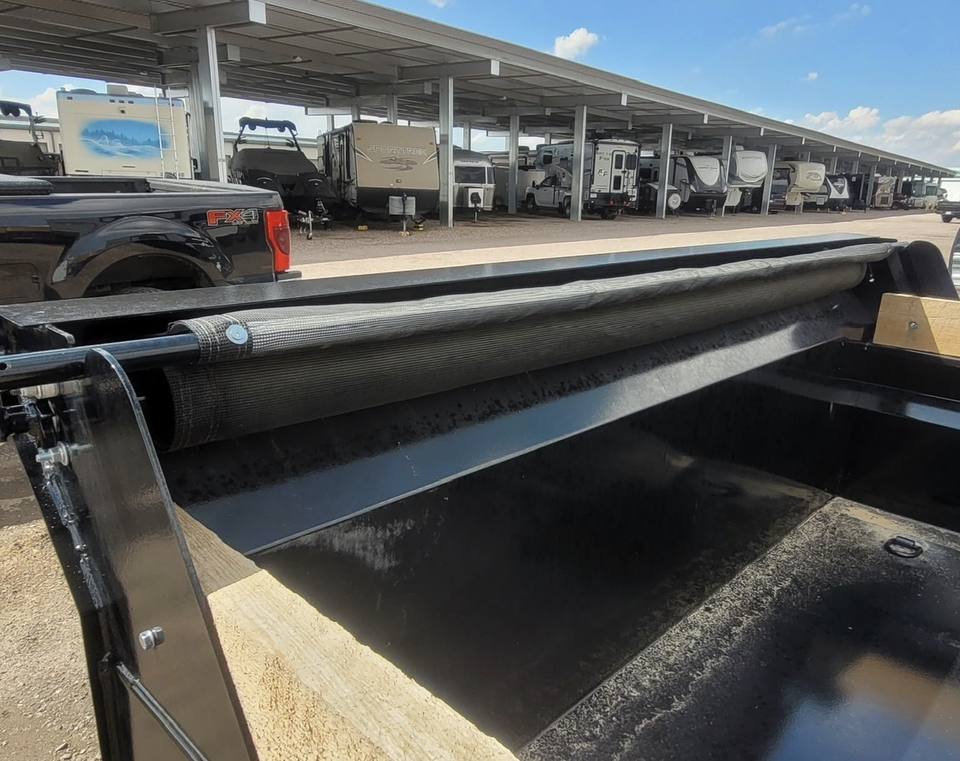 Roller tarp mounted at the front of the bed